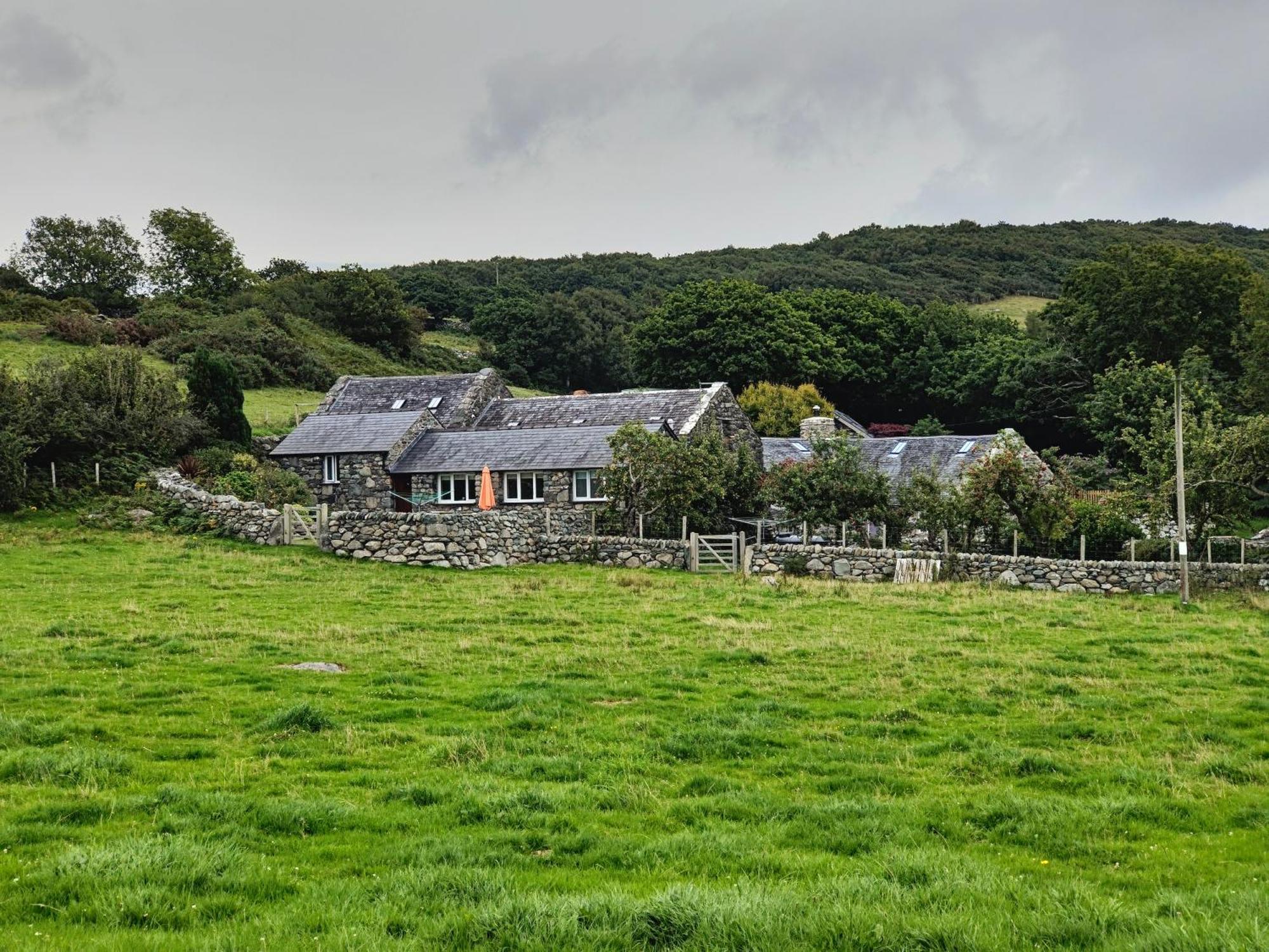 Ty Gwennol Near Gilfach Goch Apartamento Llanbedr  Exterior foto